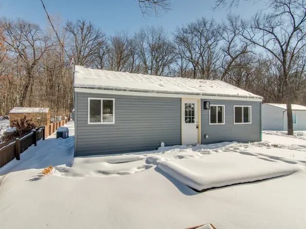 5992 Pickbourne St, Commerce Township, MI 48382