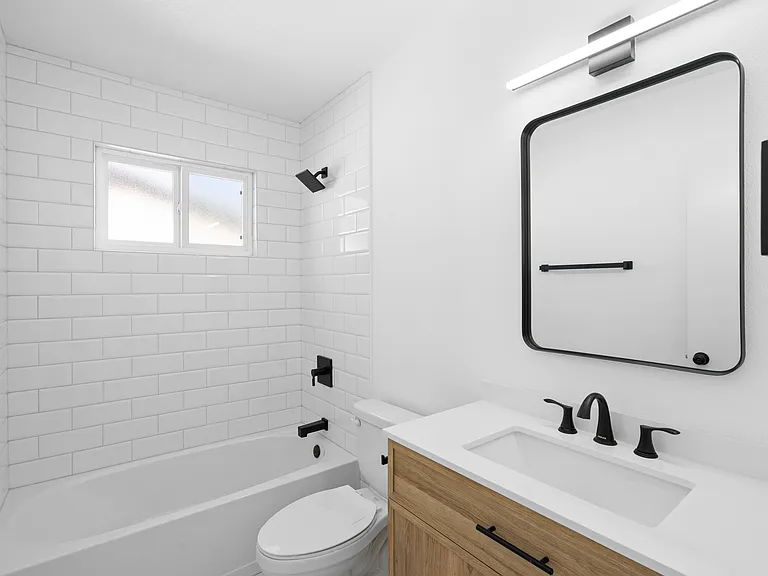 6321 Leslie Pl NE — Photo 20