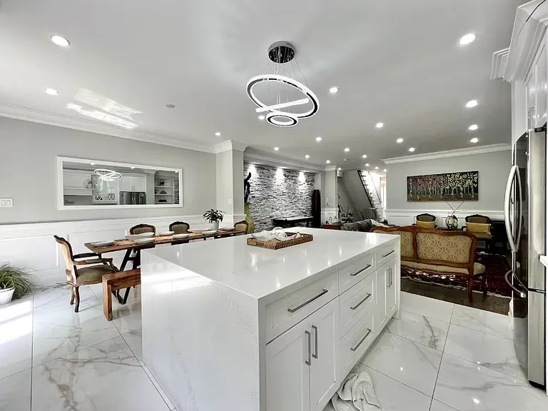 178 Kennedy Rd — Photo 4