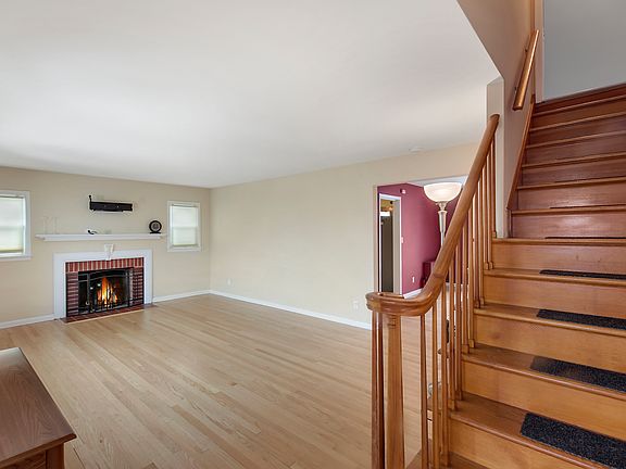 3rd image of 33 Prospect Ave