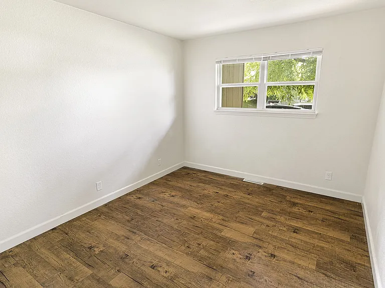 Green Door Apartments — Photo 160