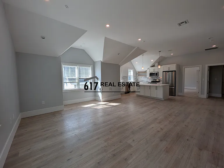 11 Holton St #5 — Photo 1