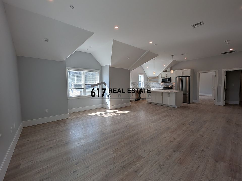 1st image of 11 Holton St #5