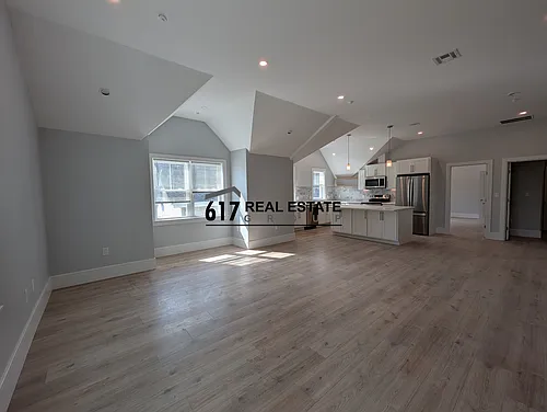 11 Holton St #5 Photo 1