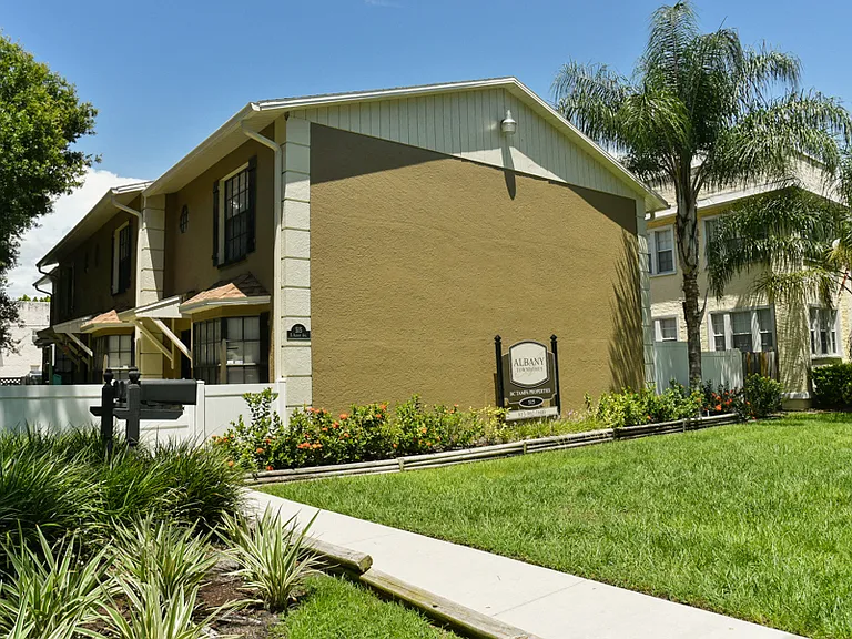Albany Apartments | Tampa, FL