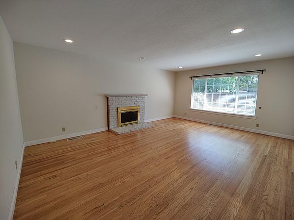 Spacious and bright living room