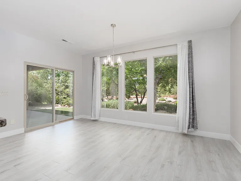 809 W North Links Dr — Photo 3