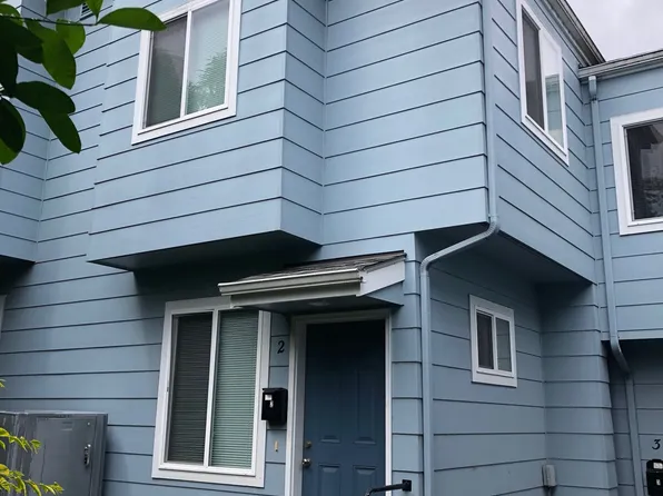 1940 Emerald Aly APT 2, Eugene, OR 97403