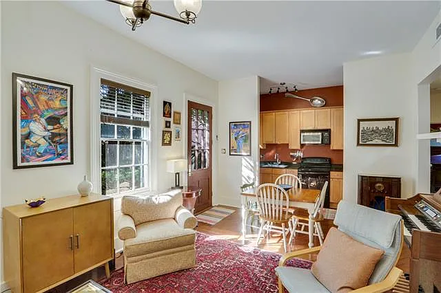 1122 Felicity St #4 — Photo 3