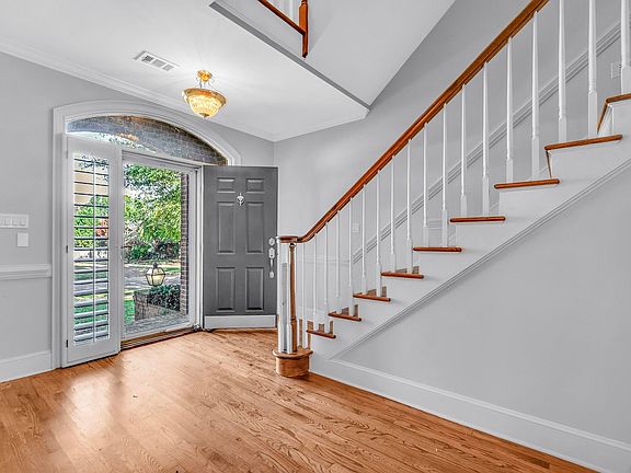 3rd image of 9469 Plantation Way Ln