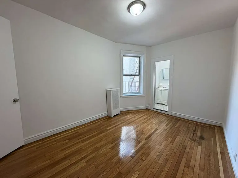 2180 Ryer Ave #4 — Photo 8