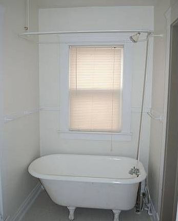 Clawfoot tub in bathroom
