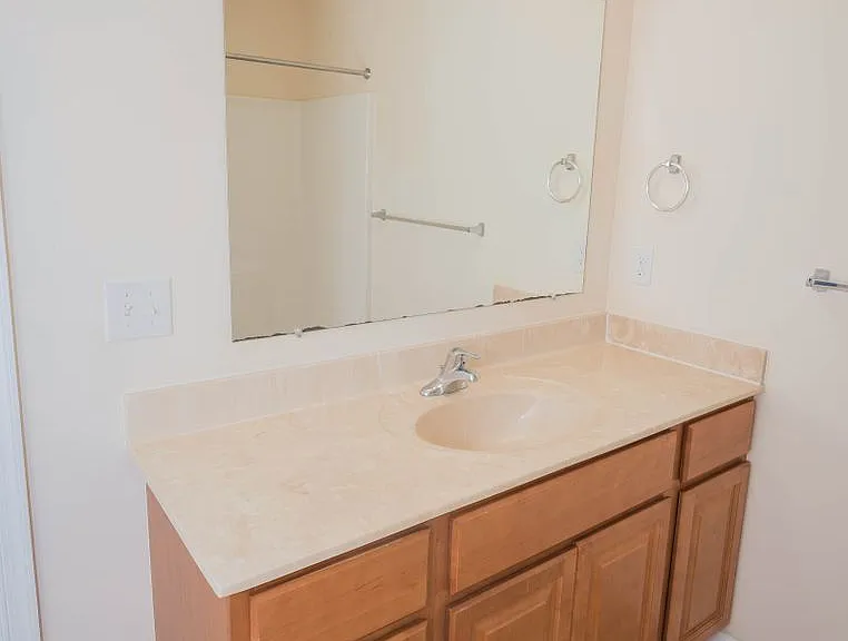 403 Parkview Ct — Photo 45