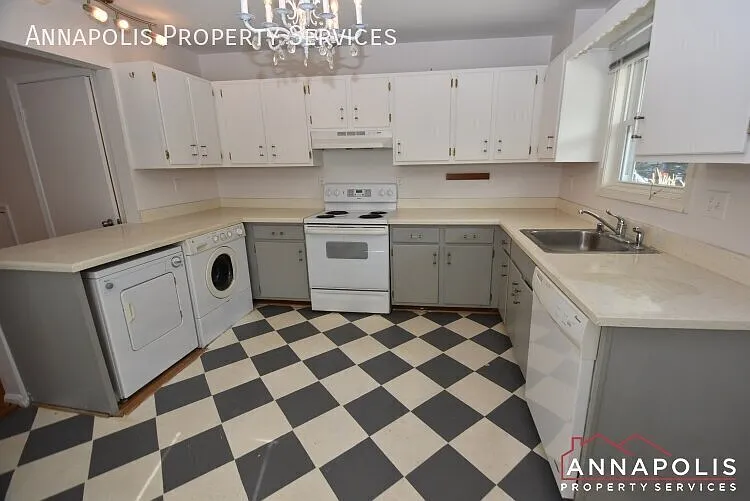 424 first street — Photo 3