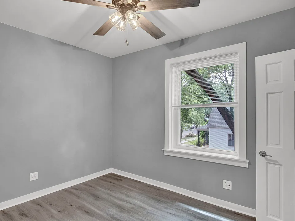 3234 W Waveland Ave #2