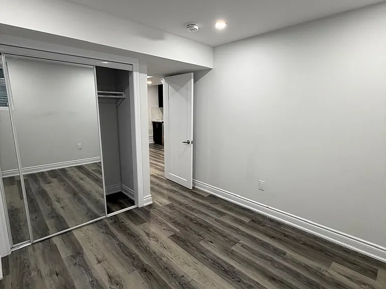 216 Fleetwood Dr — Photo 11