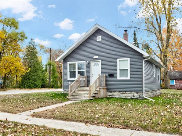 3104 Sturges St, Port Huron, MI 48060