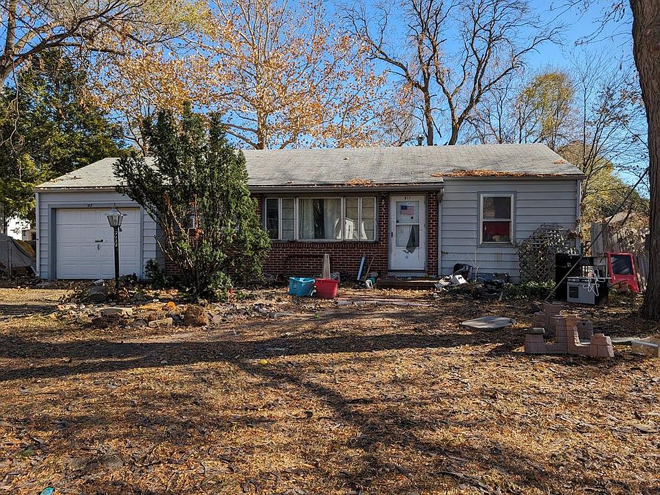 1st image of 917 Plaza Dr