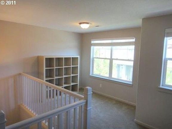 3rd image of 5819 NE 59th Cir
