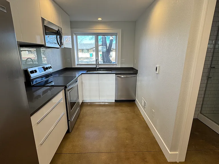 4720 Lamar St #B — Photo 9