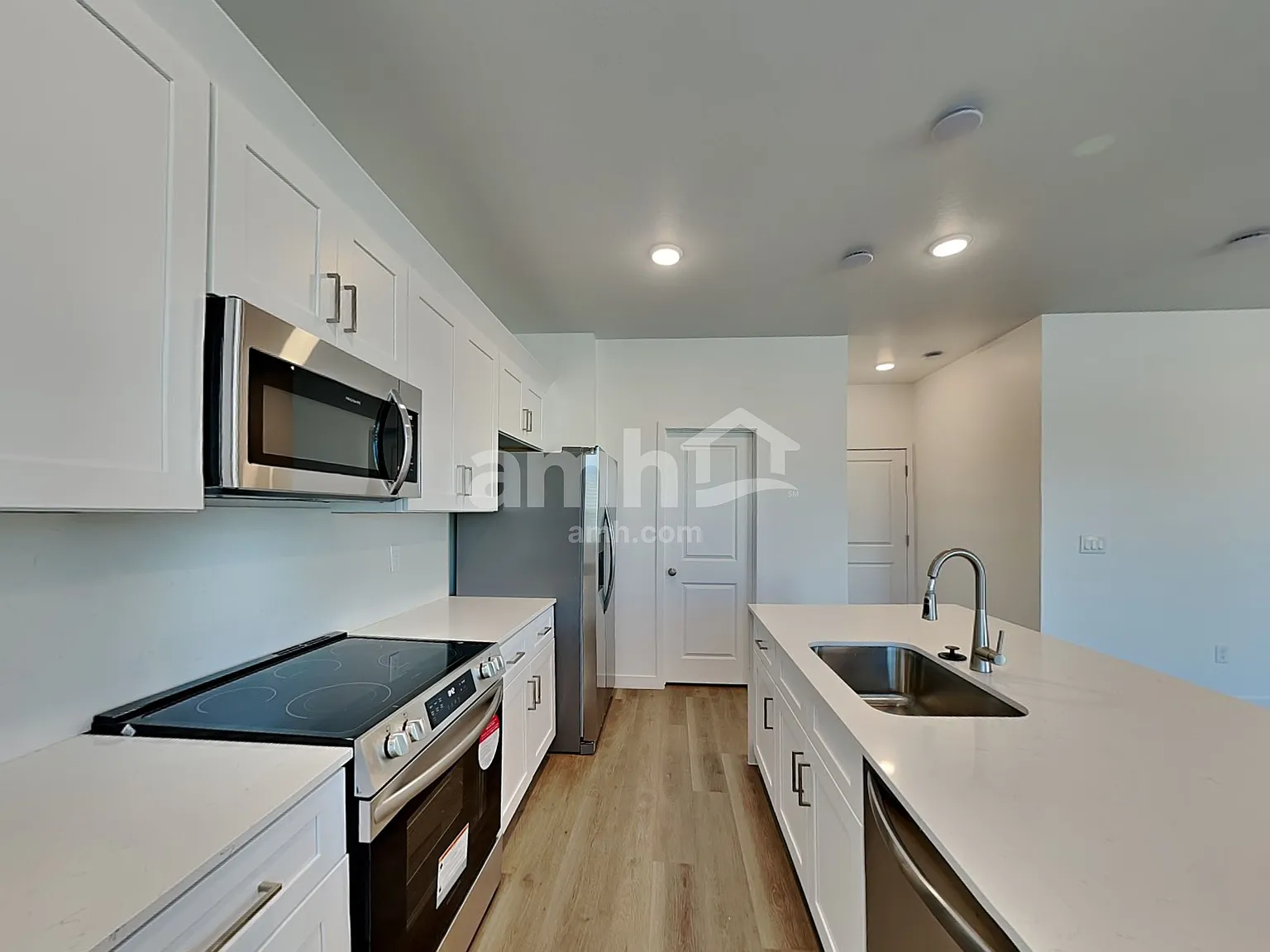 4 bed, 2.5 bath, 2097 sqft, $2,375 — Photo 3