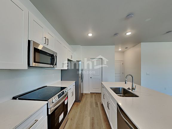 3rd image of 12630 W Flynn Ln