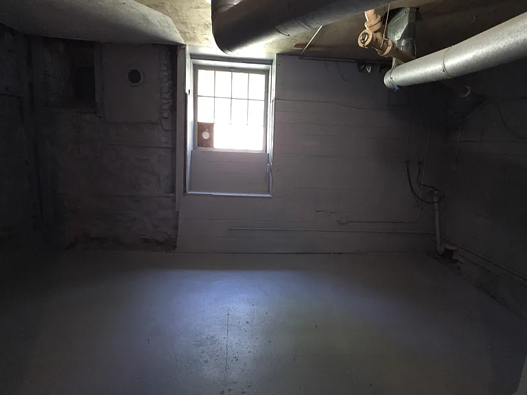 201 N Chestnut St #203 — Photo 16