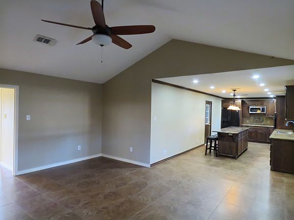 5th image of 515 S 18th St
