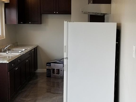 3rd image of 1541 College View Dr #12