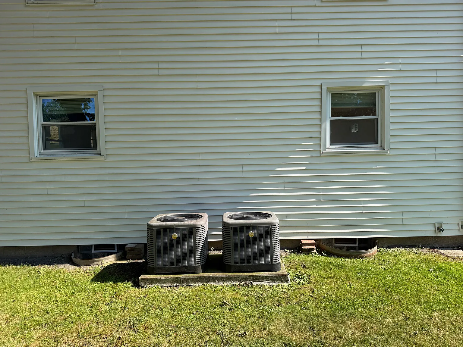3 bed, 1.5 bath, 1000 sqft, $1,900 — Photo 3