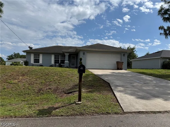 3705 9th St SW, Lehigh Acres, FL 33976