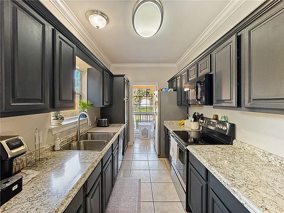 5th image of 30222 Diane St