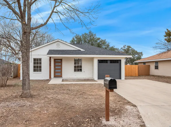405 N Goss St, Kerrville, TX 78028