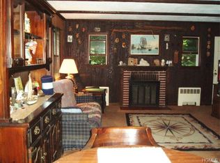 1615 Strawberry Rd, Mohegan Lake, NY 10547