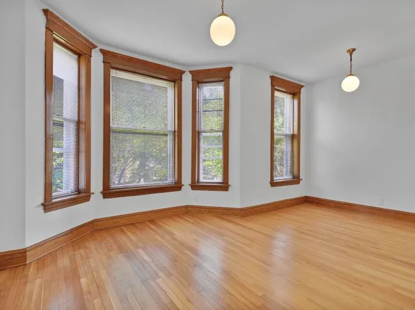 1417 W Belle Plaine Ave APT 2, Chicago, IL 60613