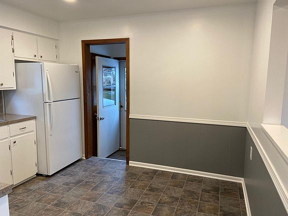 2nd image of 3692 Ivanrest Ave SW