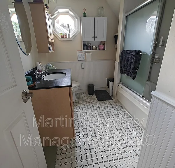 34 Vine St #1 — Photo 11