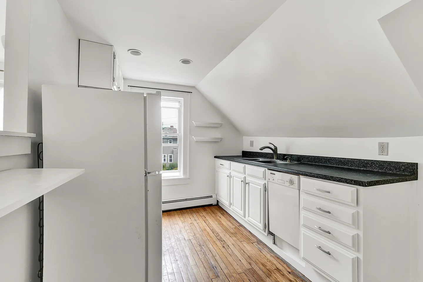 476 Saint Paul St — Photo 3