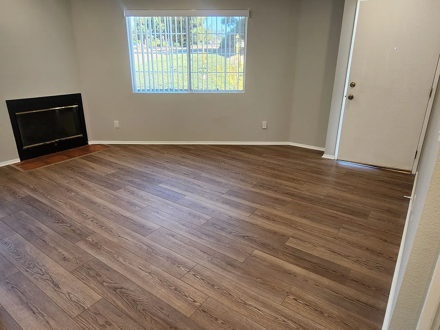 3 bed, 1020 sqft, $3,350 — Photo 4