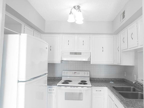 3rd image of 11002 Hammerly Blvd APT 92