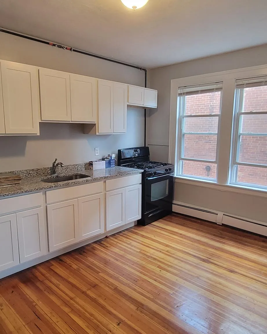 2 bed, 900 sqft, $1,500 — Photo 4