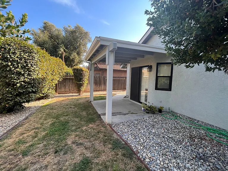 540 N Peppertree St — Photo 27