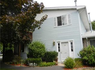 323 Chatham Cir, Warwick, RI 02886