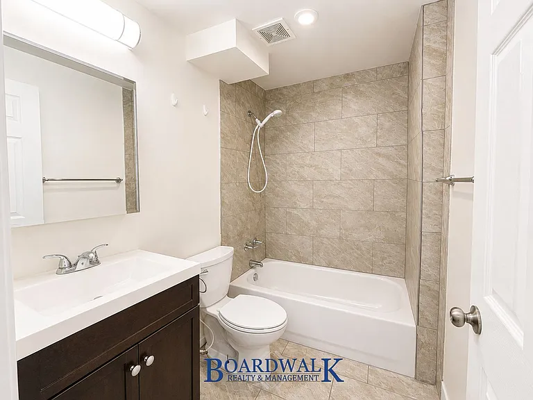 3549 S Colby Ave — Photo 22