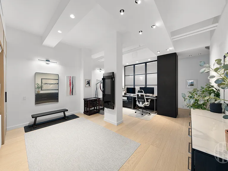 111 Barrow St #8EF — Photo 25