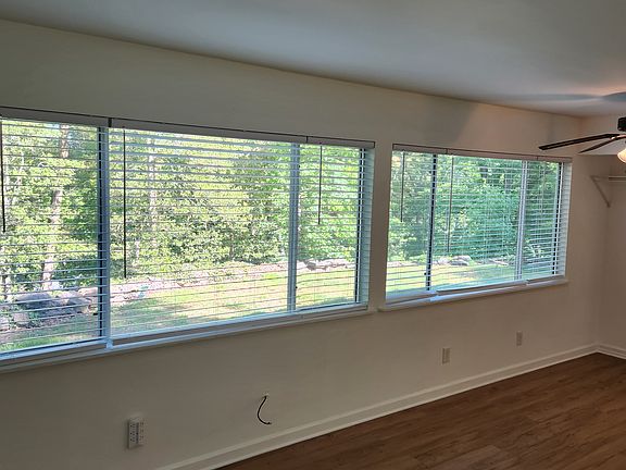 3rd image of 25 Howland Rd APT A2