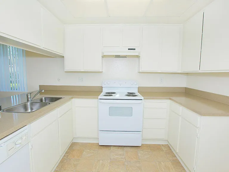 Five Coves Apartment Homes — Photo 32