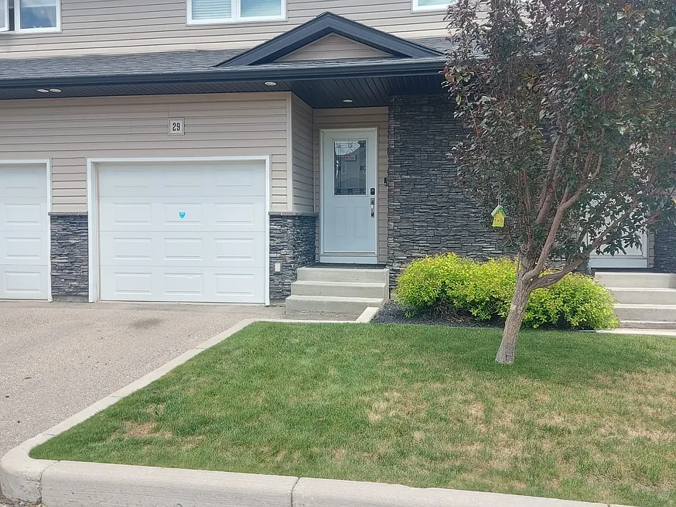 365 Dawson Cres #29
