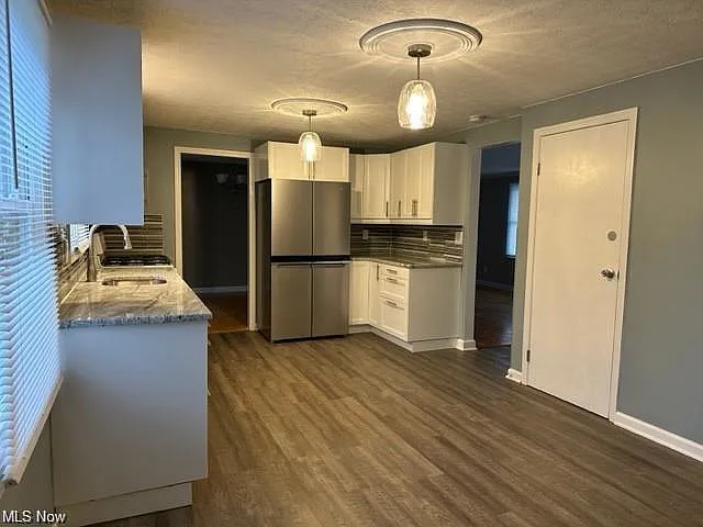 4 bed, 2.5 bath, 1876 sqft, $2,700 — Photo 4