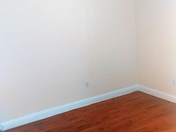 4th image of 17 Gifford Ave APT 3E